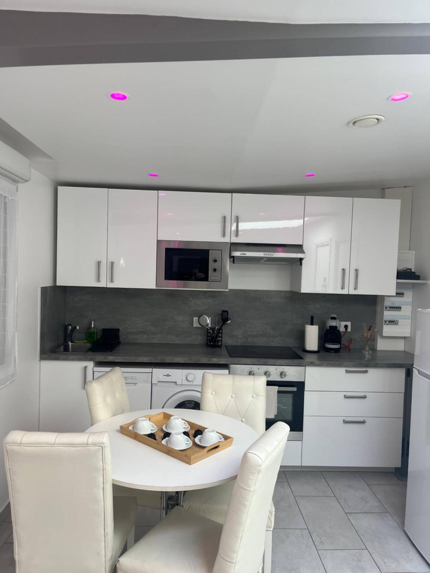 La Dream Night Apartment Понто-Комбо Екстериор снимка