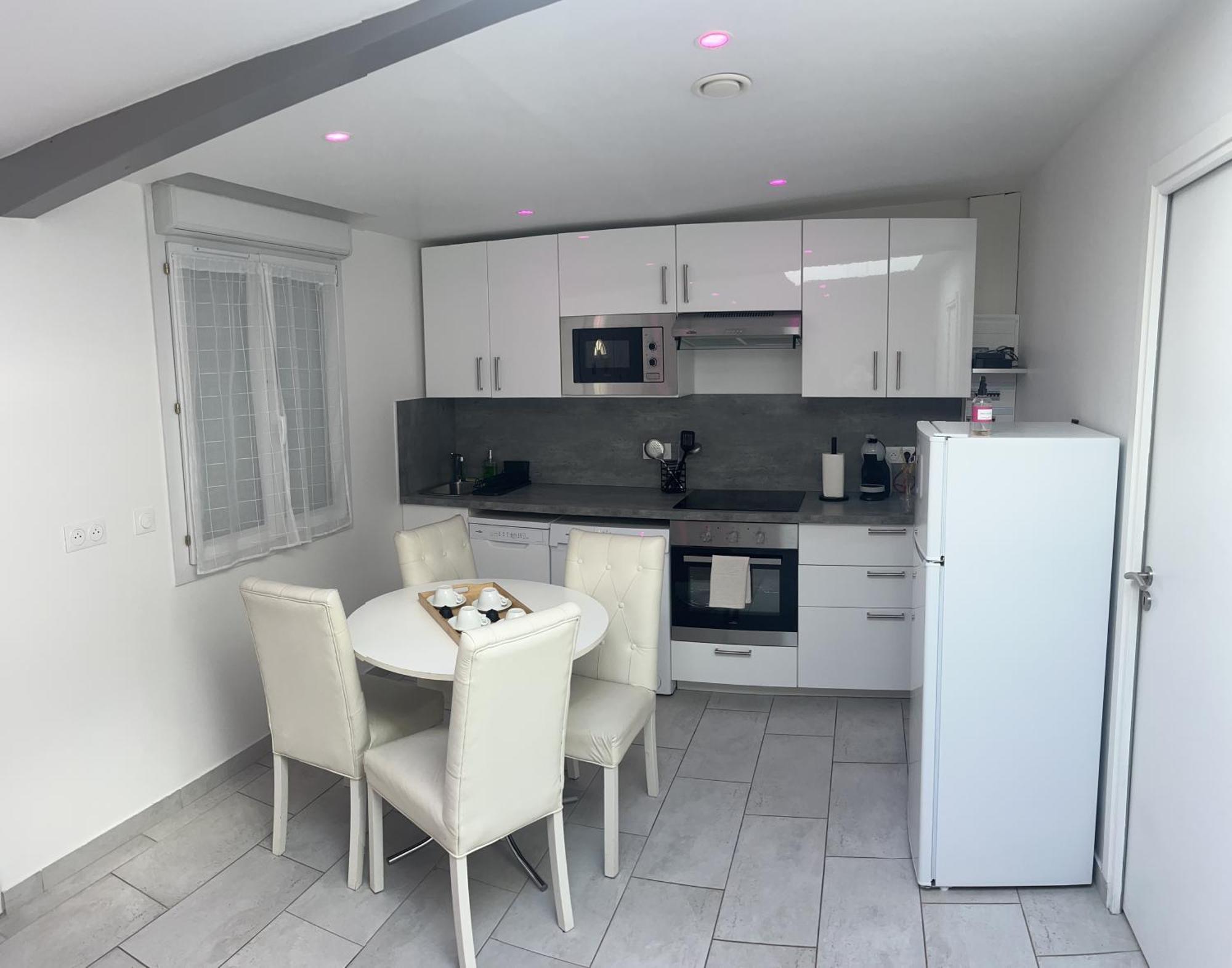 La Dream Night Apartment Понто-Комбо Екстериор снимка