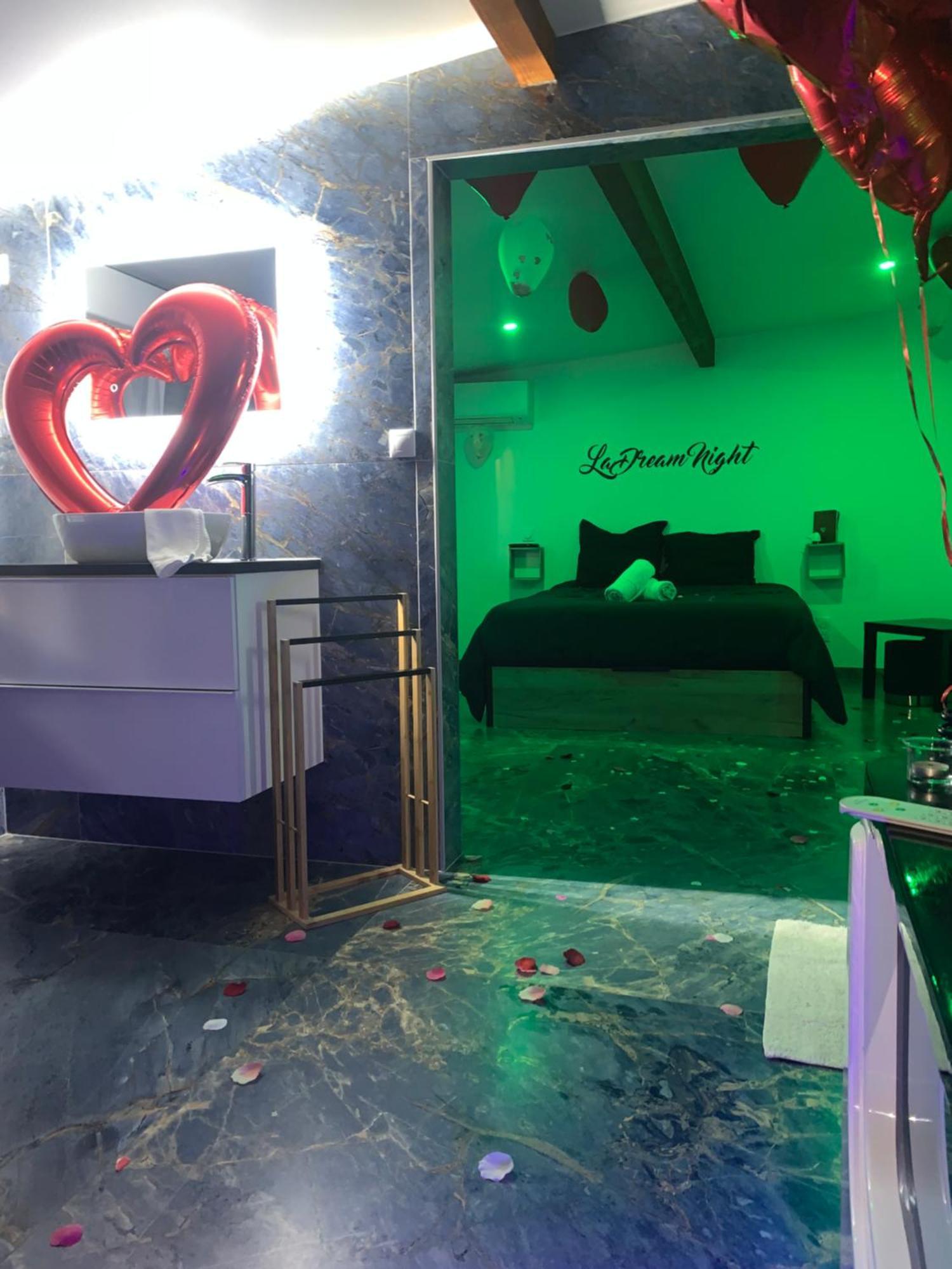 La Dream Night Apartment Понто-Комбо Екстериор снимка