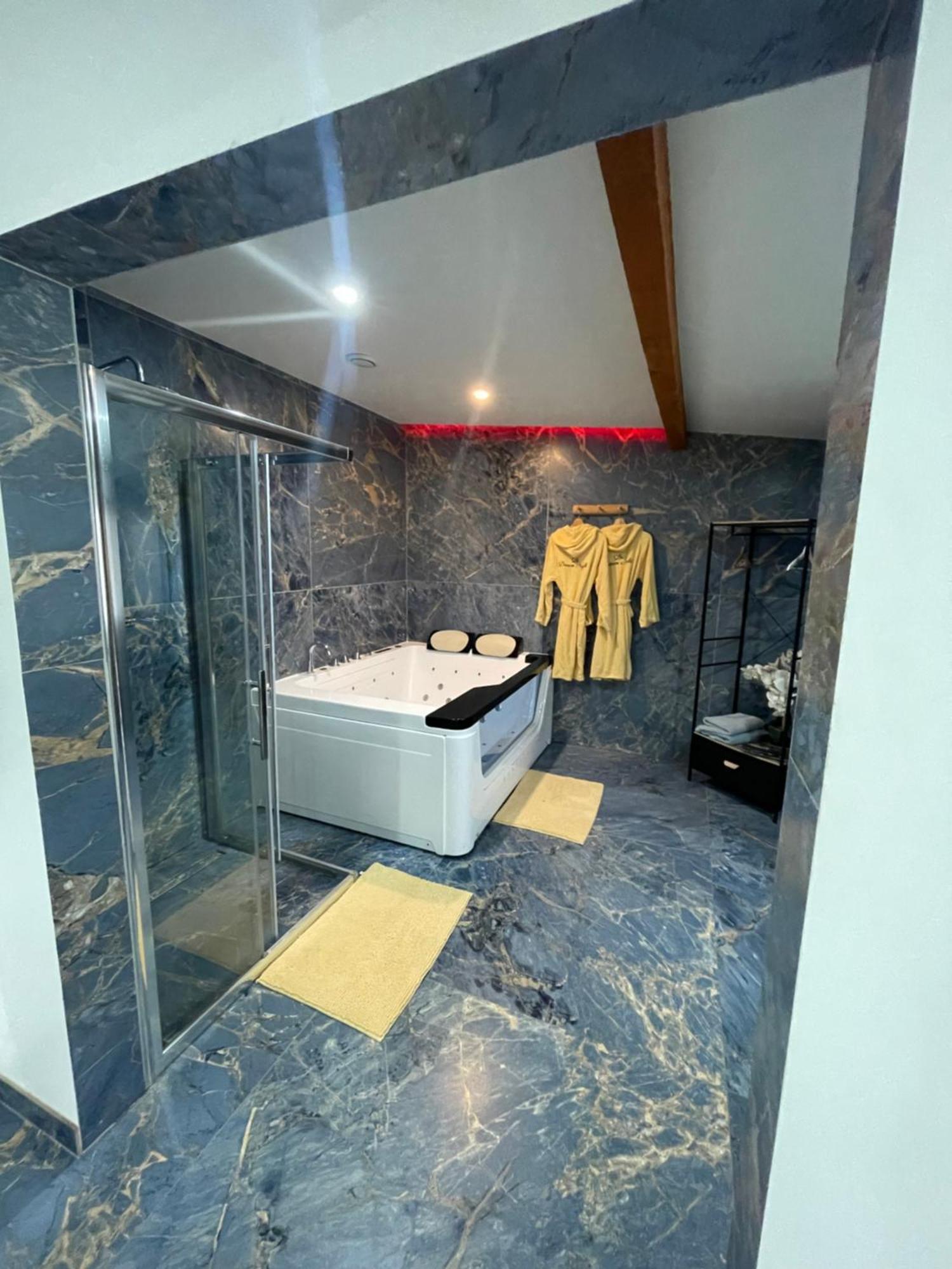 La Dream Night Apartment Понто-Комбо Екстериор снимка
